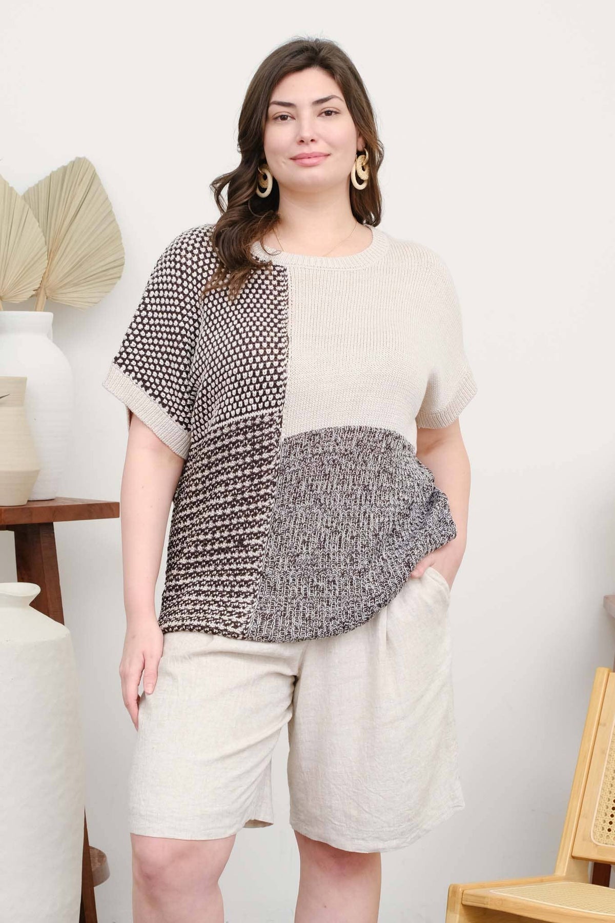 PLUS MULTI PATTERN COLORBLOCK SHORT SLEEVE SWEATER: BLACK MULTI
