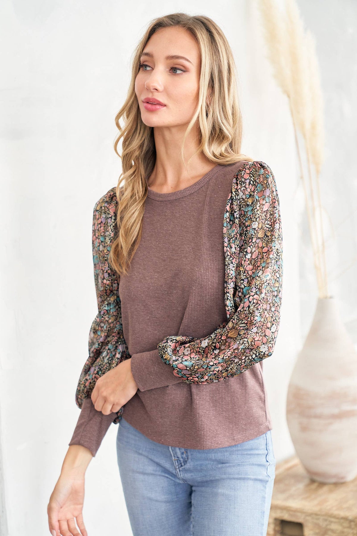 Women’s Ribbed Knit Lurex Floral Chiffon Puff Sleeve Top: Brown / Contemporary