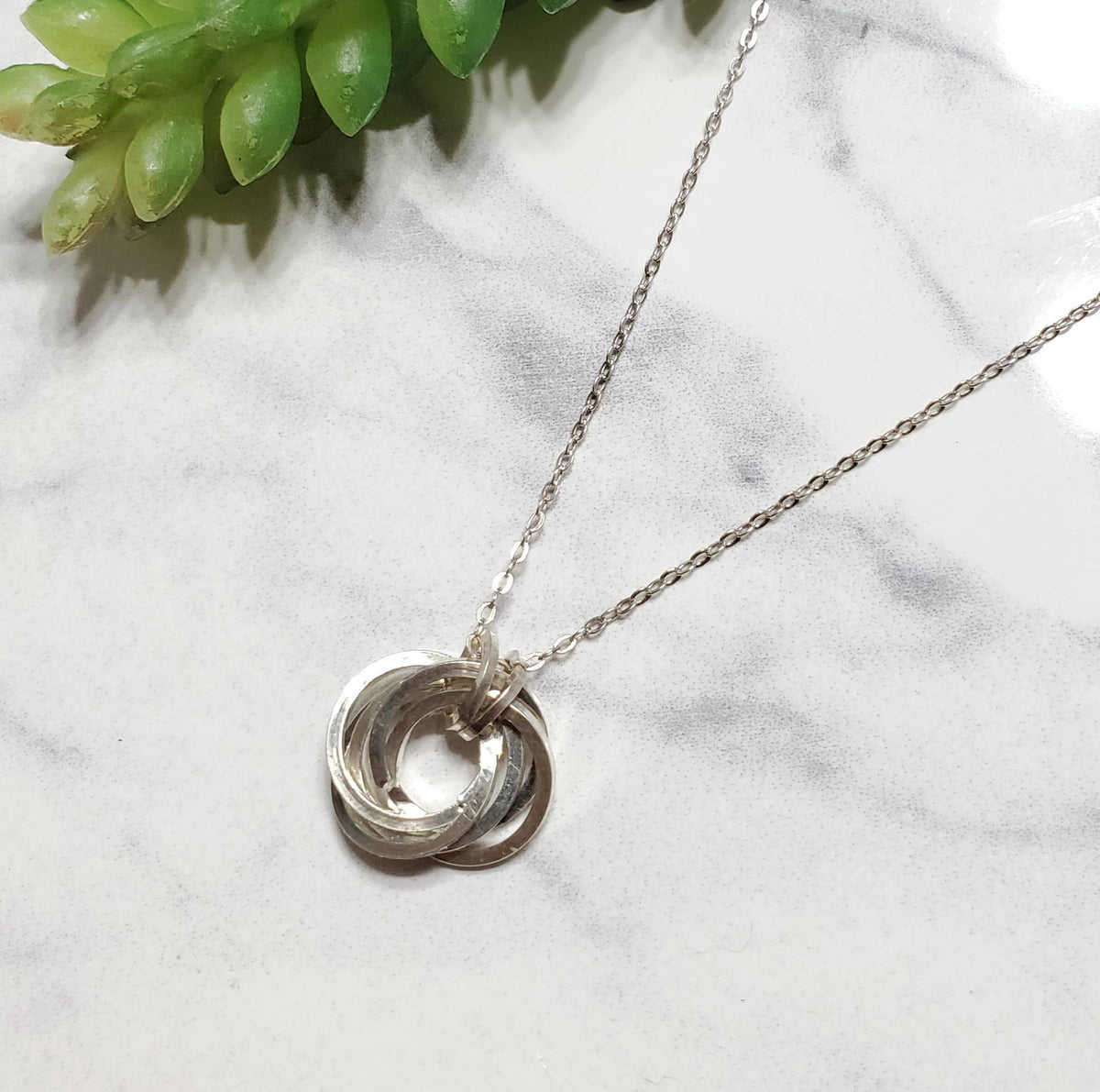 Love Knot: Sterling Silver