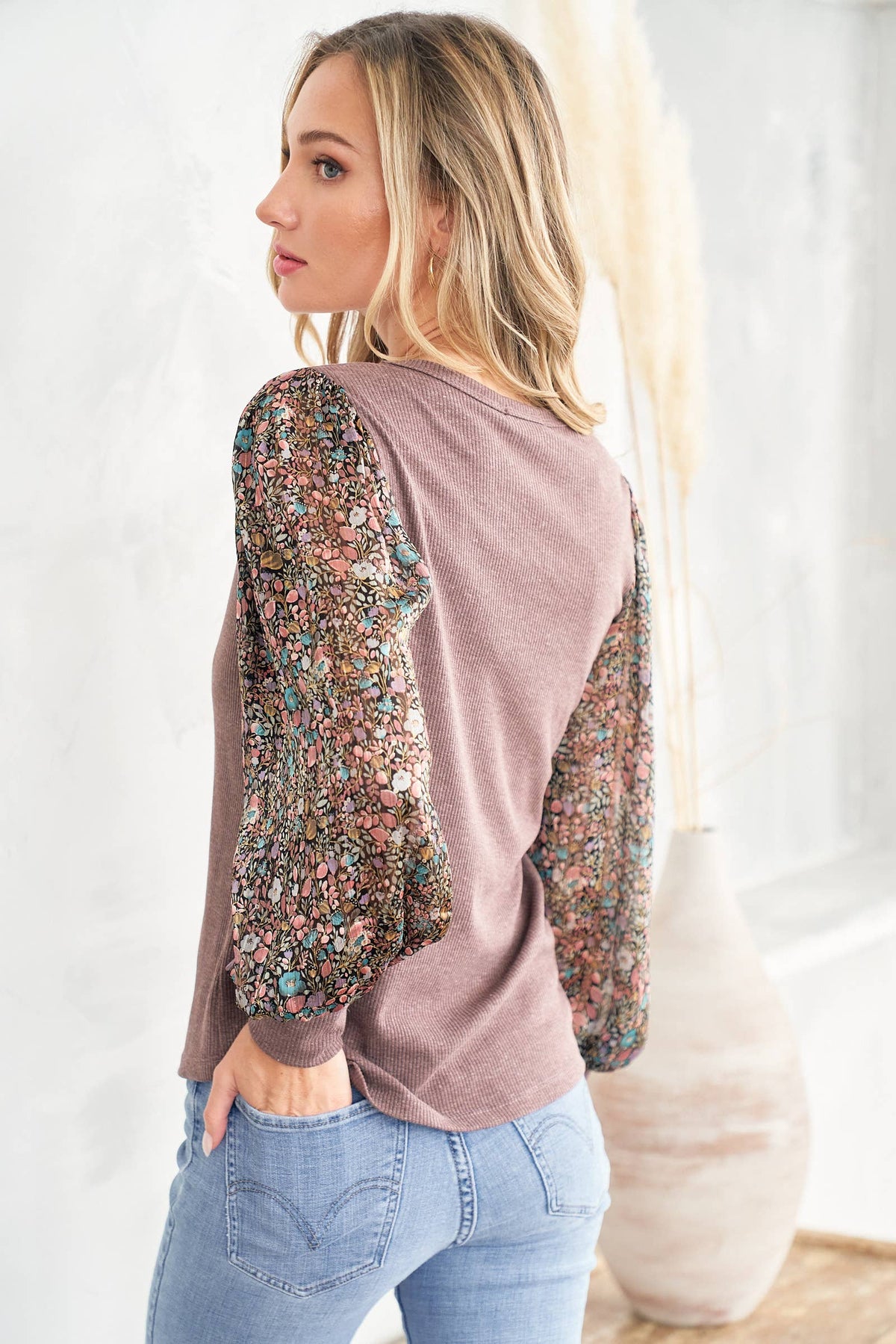 Women’s Ribbed Knit Lurex Floral Chiffon Puff Sleeve Top: Brown / Contemporary