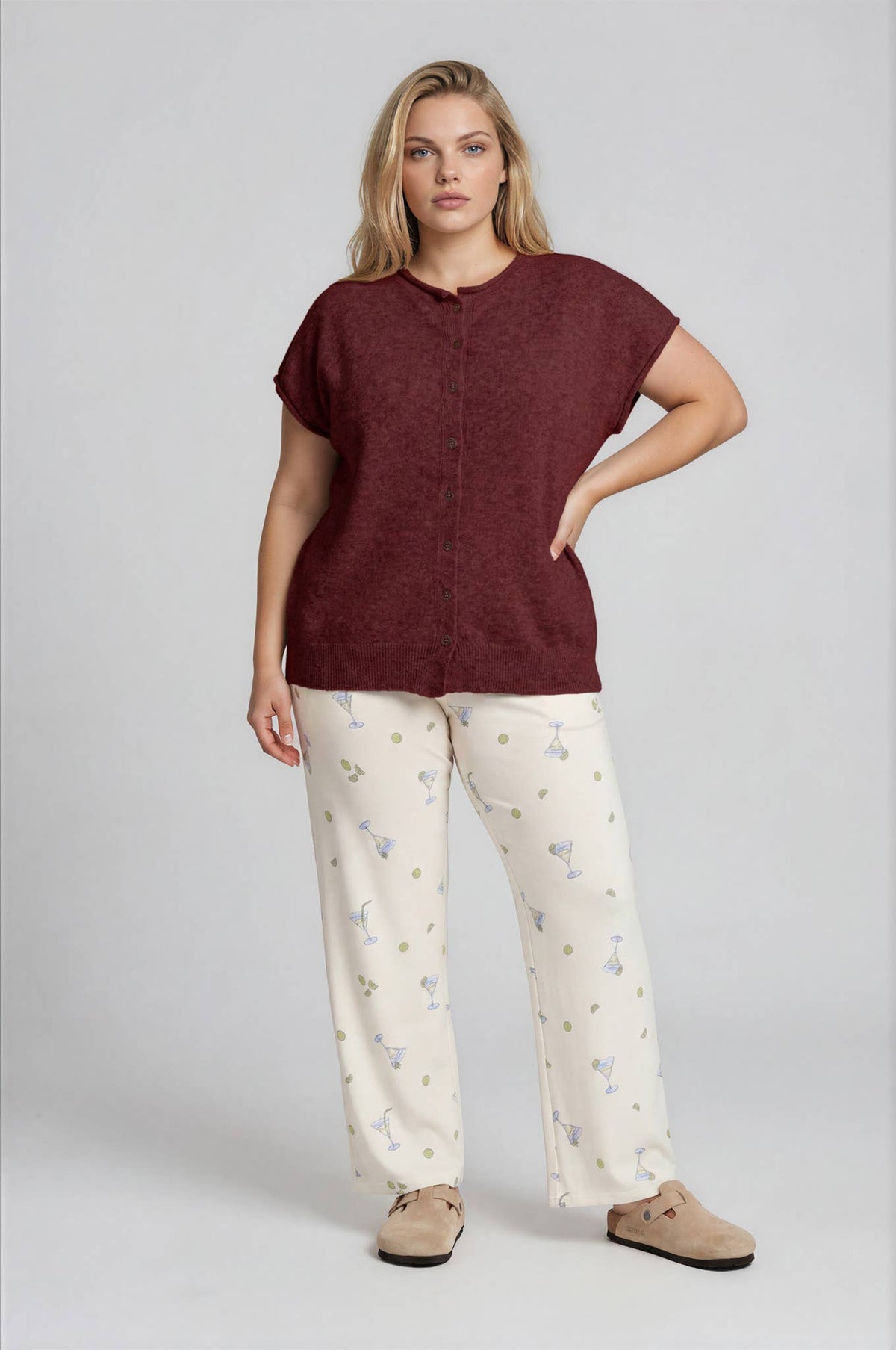 PLUS RAW EDGE SLEEVELESS LIGHTWEIGHT CARDIGAN: BURGUNDY