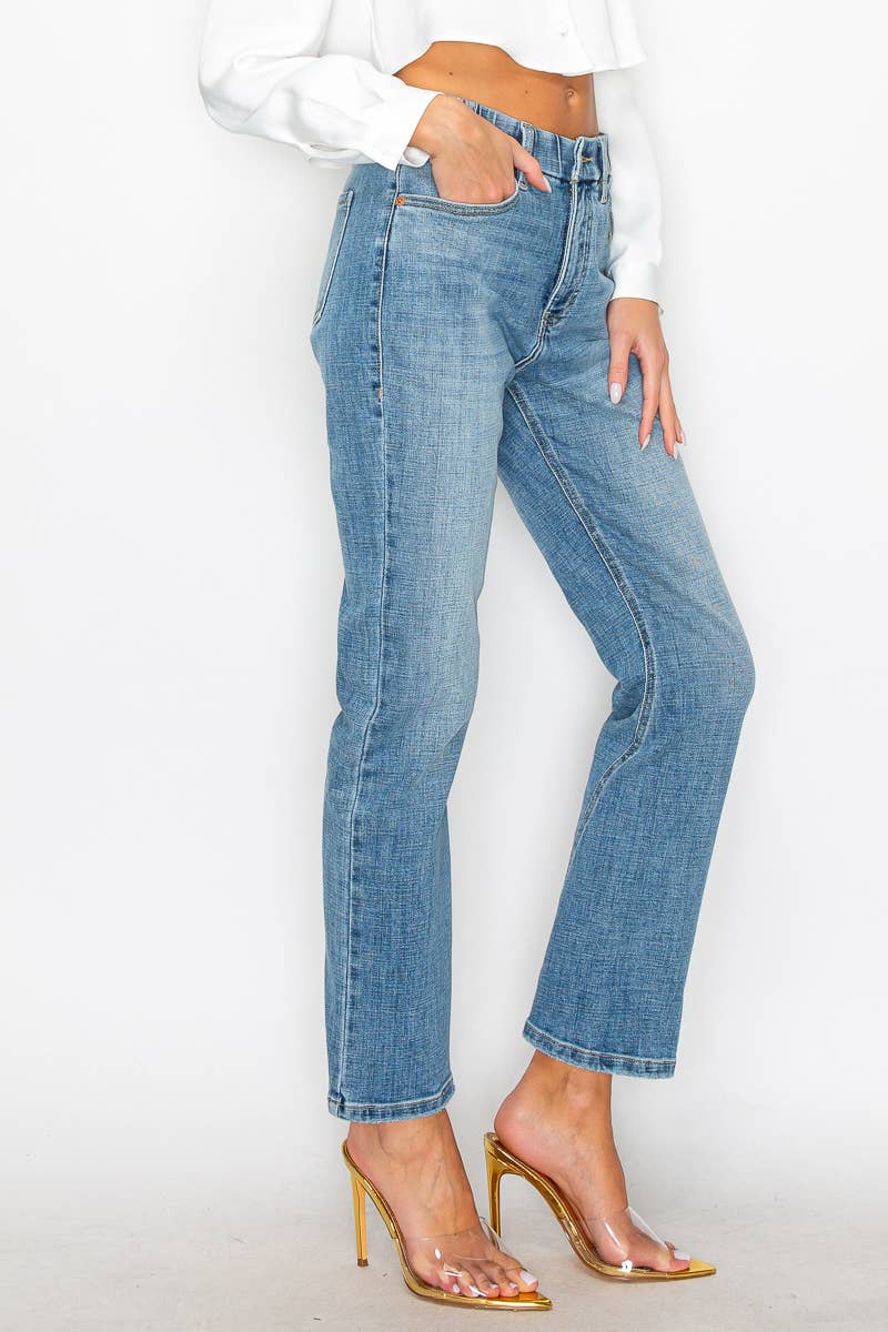 PLUS SIZE - TUMMY CONTROL HIGH RISE RELAXED STRAIGHT JEANS: MEDIUM WASH