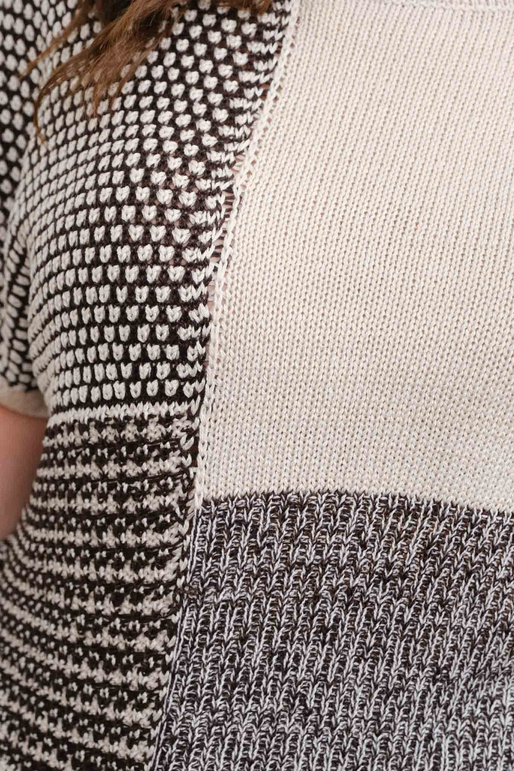 PLUS MULTI PATTERN COLORBLOCK SHORT SLEEVE SWEATER: BLACK MULTI