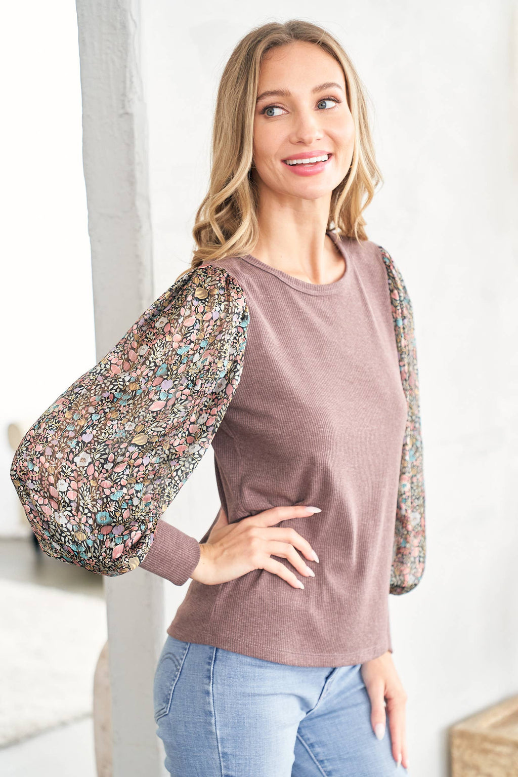 Women’s Ribbed Knit Lurex Floral Chiffon Puff Sleeve Top: Brown / Contemporary