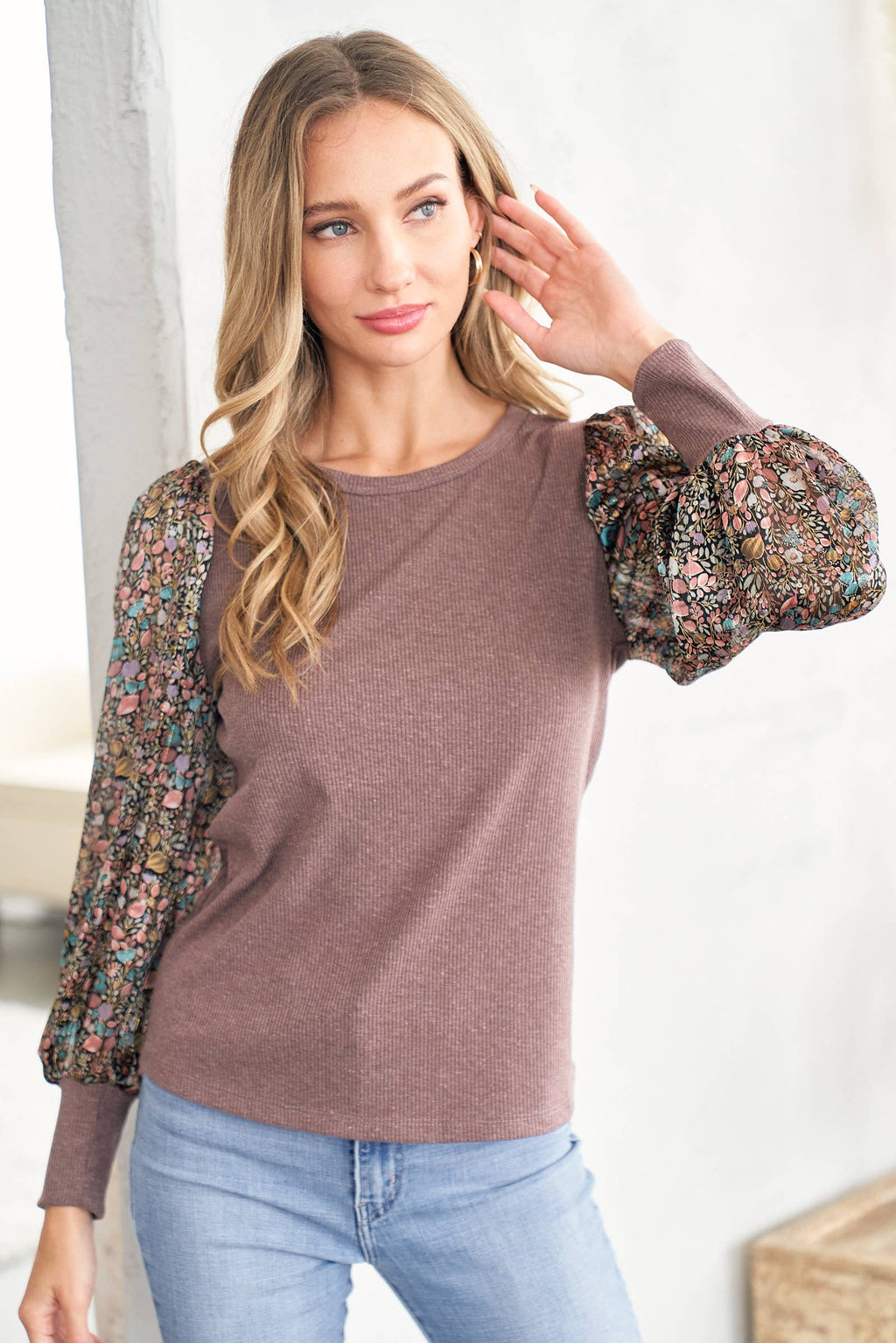 Women’s Ribbed Knit Lurex Floral Chiffon Puff Sleeve Top: Brown / Contemporary