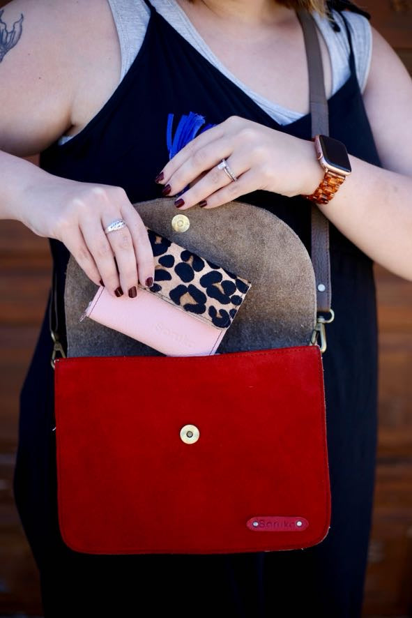 Olivia · Crossbody Bag